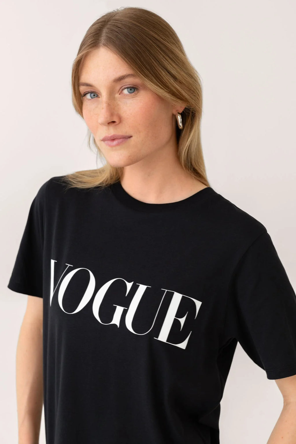 VOGUE T-Shirt Black Logo White