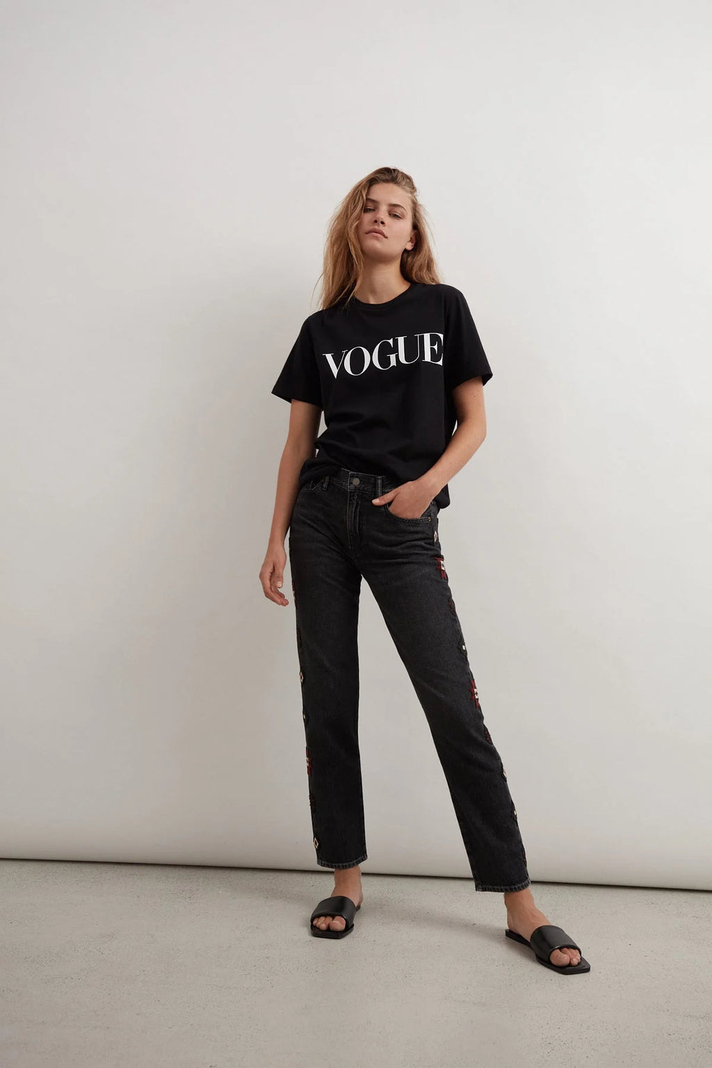 VOGUE T-Shirt Black Logo White