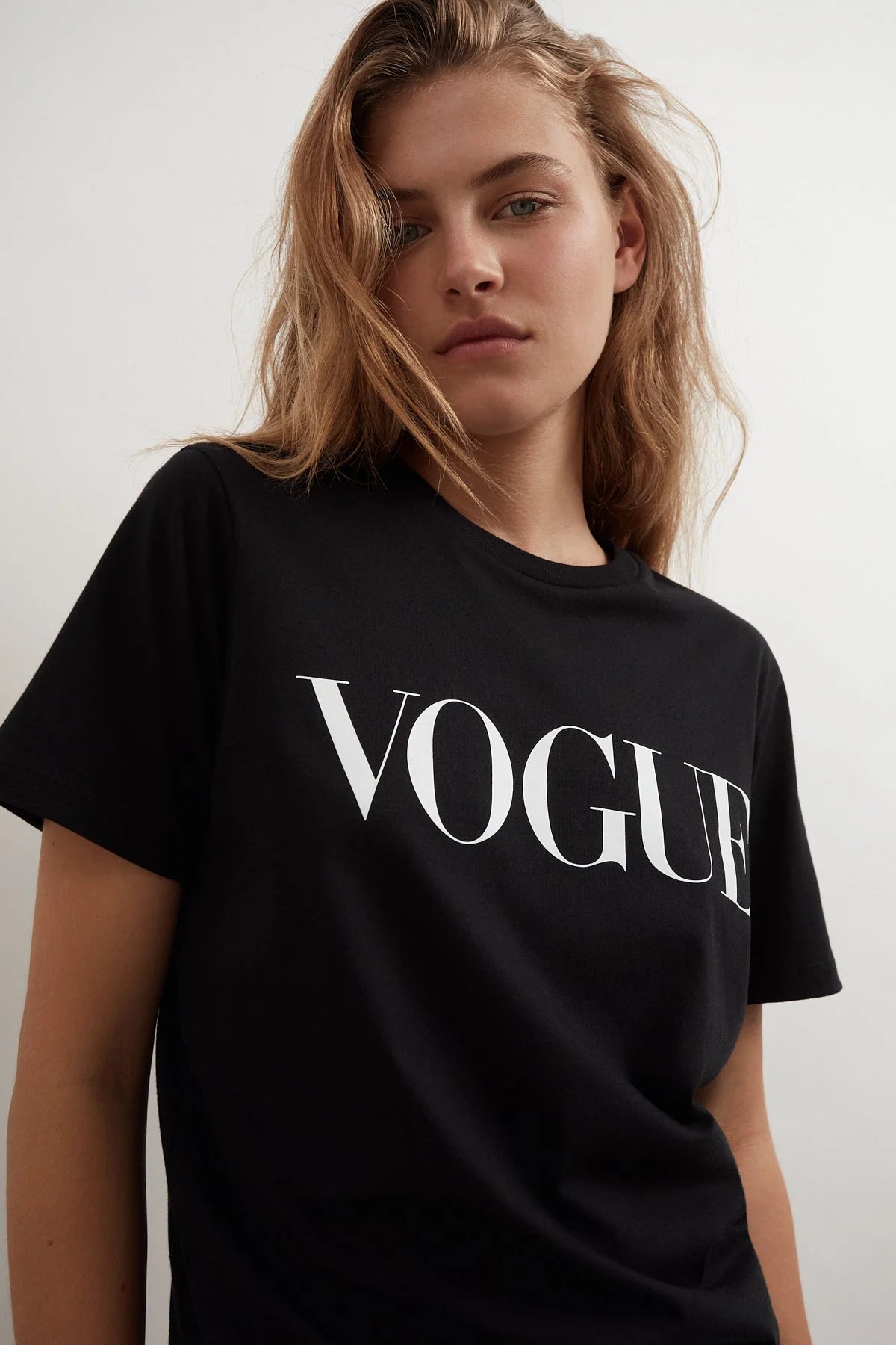 VOGUE T-Shirt Black Logo White